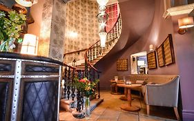 The Meadowpark Bar, Kitchen & Rooms